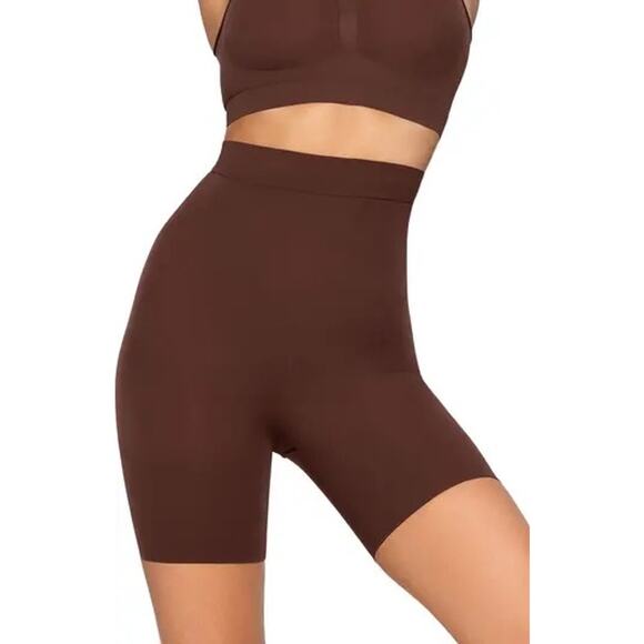 Skims Everyday Sculpt Shorts in Cocoa Size Small NWT - Picture 1 of 3